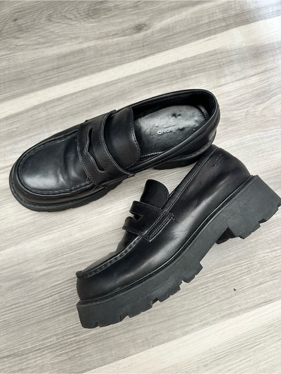 Vagabond Shoes - Vagabond Black Leather “Cosmo 2.0” Penny Loafers
